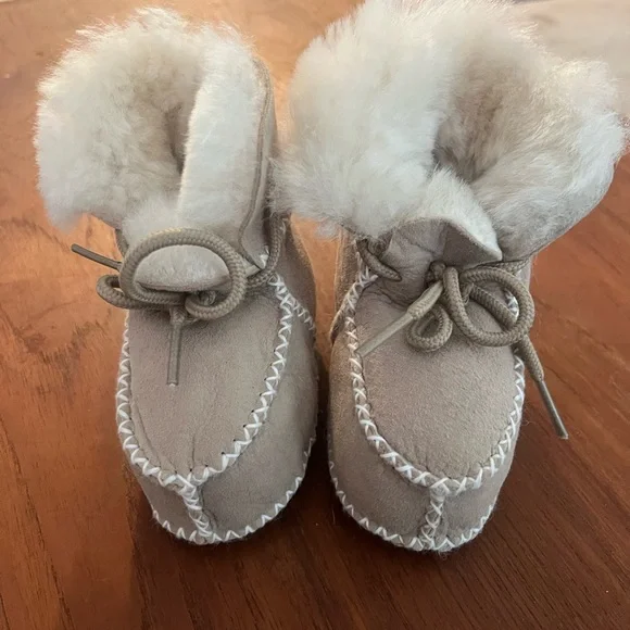 Baby Booties - Picture 2 of 4